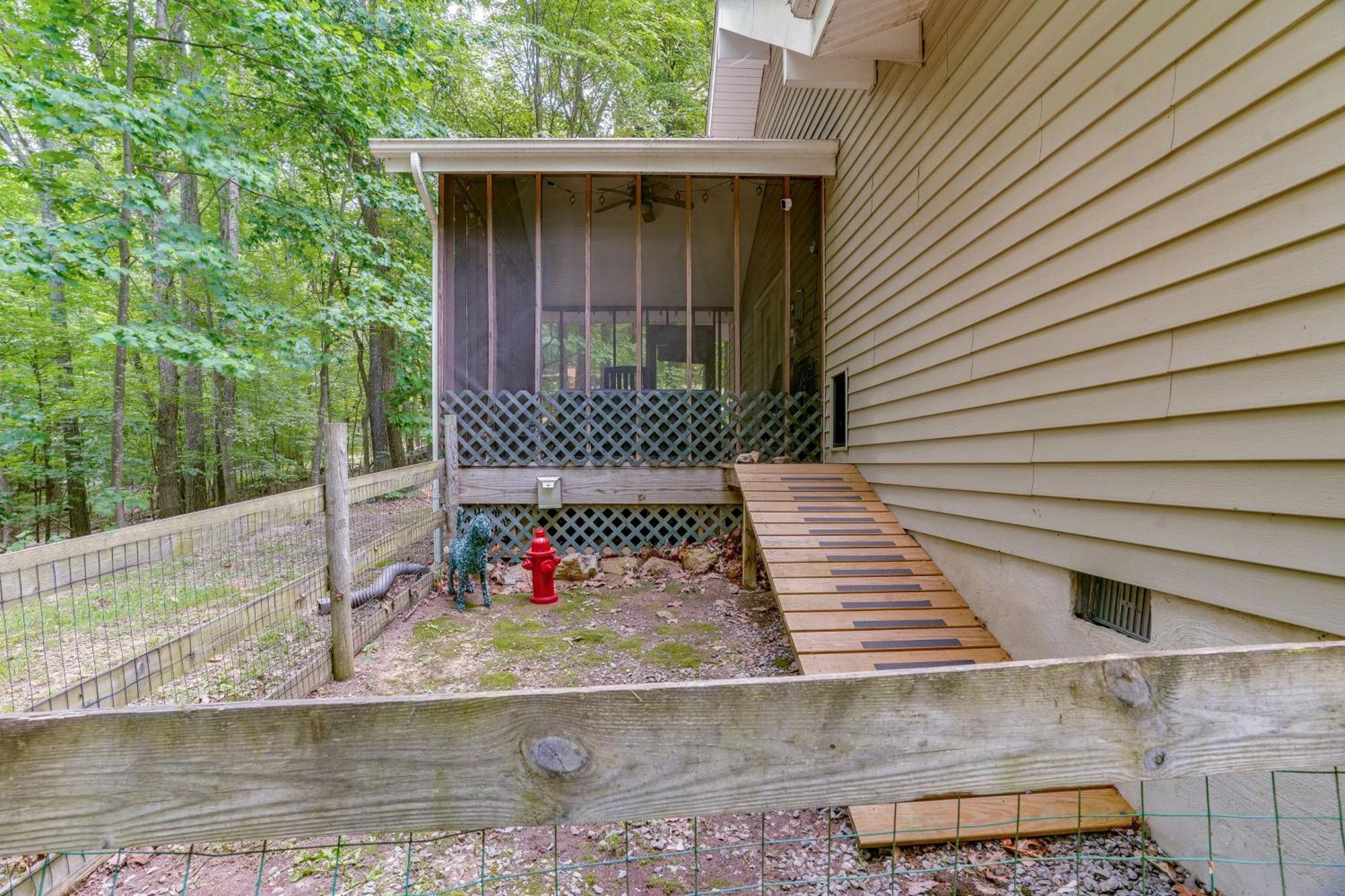 Cabin With Deck And Screened-In Porch In New Market! Zewnętrze zdjęcie