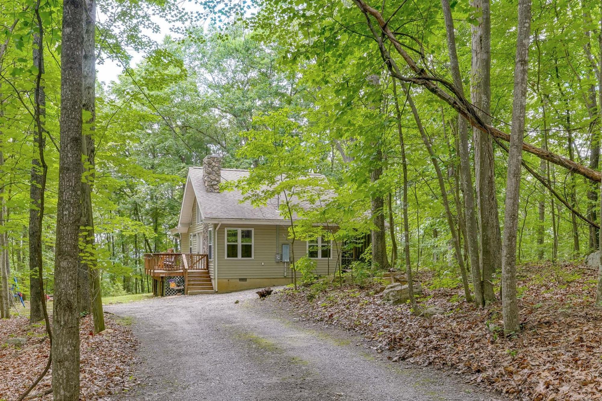 Cabin With Deck And Screened-In Porch In New Market! Zewnętrze zdjęcie